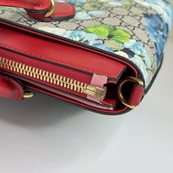 Gucci GG Logo Supreme Flower Shoulder Bag with Red Handles & Floral Design - Picture 9 of 12